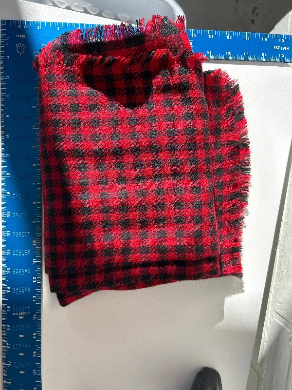 Scarf Winter By Clothes Mentor In Black & Red