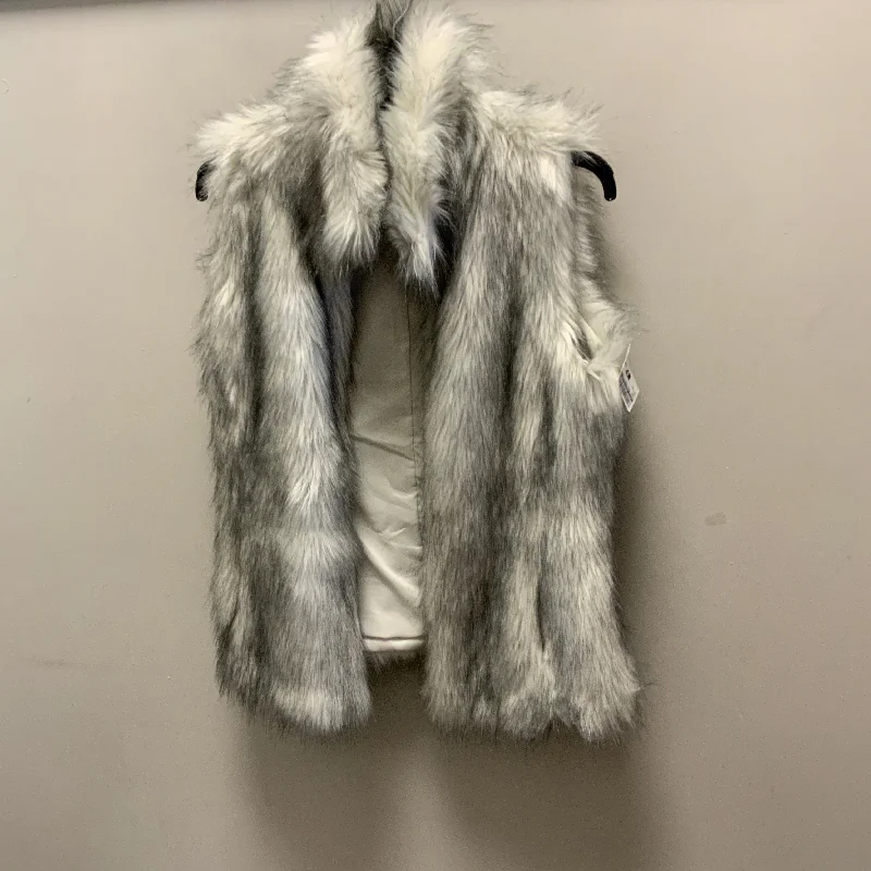 Vest Faux Fur & Sherpa By White House Black Market In Grey, Size: Xs