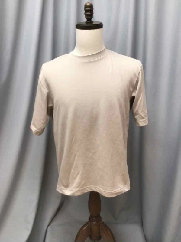 SIZE MEDIUM UNIQLO Men's SHIRTS